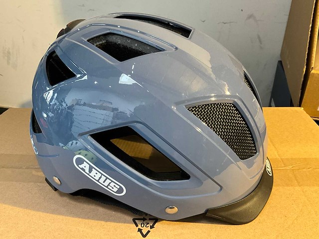 Abus fietshelm (11x) - afbeelding 1 van  12