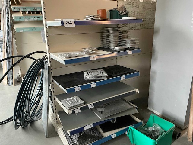 Abz/carrat diverse klinker -en putdeksels (45x) - afbeelding 1 van  10