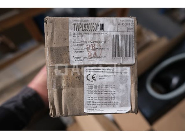 Accessoires en stopcontacten voor dakschoorstenen - afbeelding 3 van  15