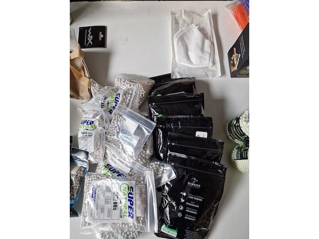 Accessoires voor camouflage e.a. - afbeelding 6 van  16