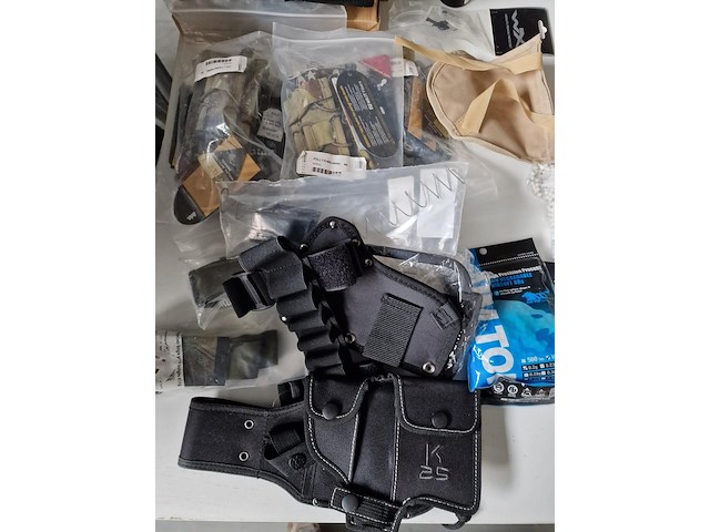 Accessoires voor camouflage e.a. - afbeelding 7 van  16