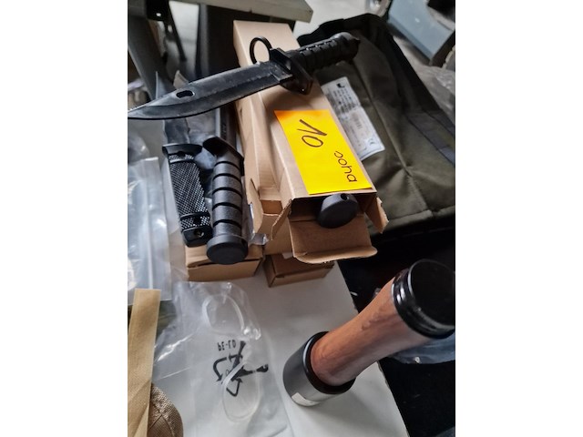 Accessoires voor camouflage e.a. - afbeelding 8 van  16