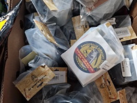 Accessoires voor camouflage e.a. - afbeelding 10 van  16