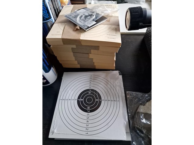 Accessoires voor camouflage e.a. - afbeelding 14 van  16