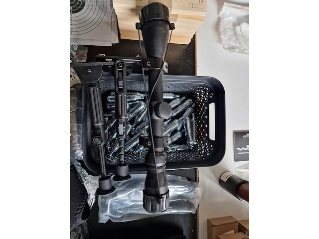 Accessoires voor camouflage e.a. - afbeelding 15 van  16