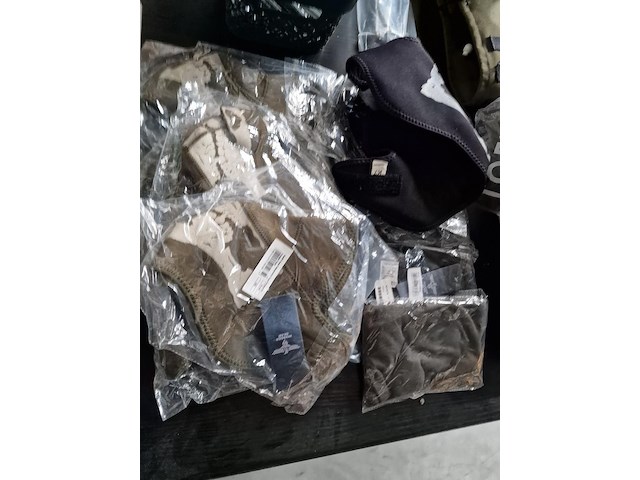 Accessoires voor camouflage e.a. - afbeelding 16 van  16