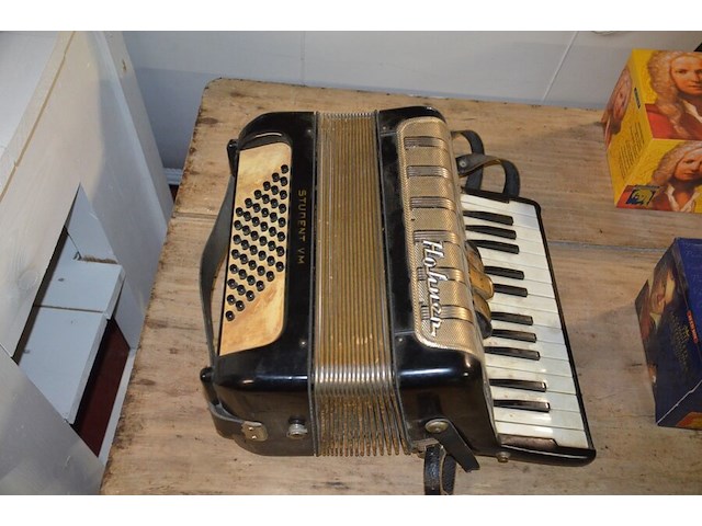 Accordeon hohner student vm, 40 stuks cd collectie beethoven, 40 stuks cd collectie vivaldi - afbeelding 6 van  8
