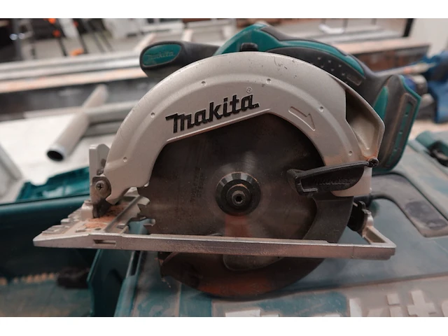 Accu afkortzaag makita - afbeelding 2 van  3