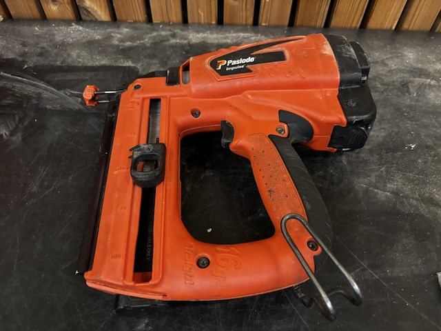 Accu afwerknagelapparaat paslode - afbeelding 10 van  11