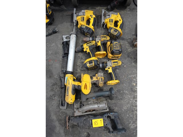 Accu assortiment dewalt - afbeelding 1 van  5
