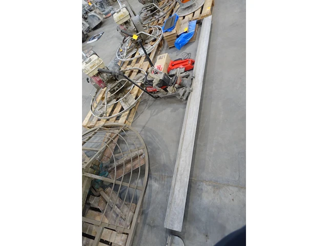 Accu-betontrilbalk milwaukee - afbeelding 1 van  7