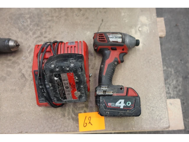 Accu boorhamer milwaukee - afbeelding 1 van  2