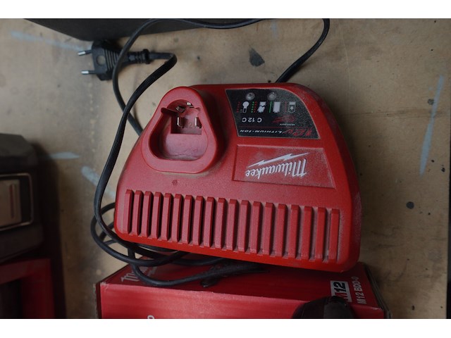 Accu boormachine + accu vijsmachine en accu soldeerbout milwaukee - afbeelding 3 van  3