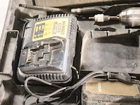 Accu boormachine dewalt dcd791, vv oplader en extra batterij - afbeelding 2 van  4