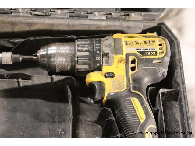 Accu boormachine dewalt dcd791, vv oplader en extra batterij - afbeelding 3 van  4
