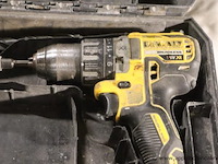 Accu boormachine dewalt dcd791, vv oplader en extra batterij - afbeelding 3 van  4