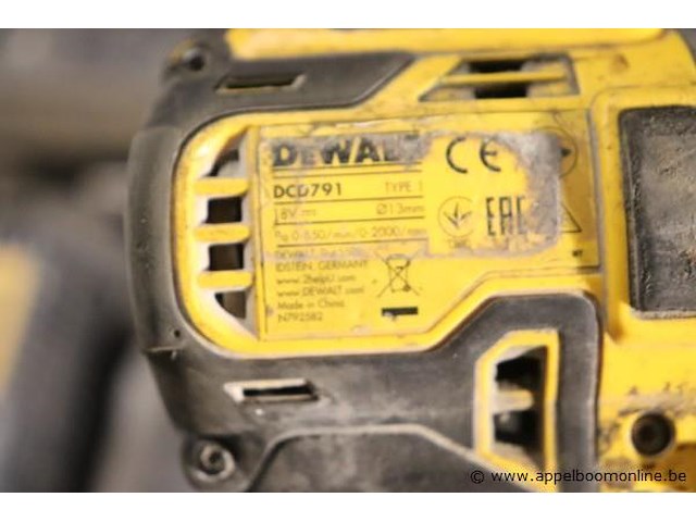 Accu boormachine dewalt dcd791, vv oplader en extra batterij - afbeelding 4 van  4