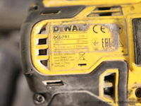 Accu boormachine dewalt dcd791, vv oplader en extra batterij - afbeelding 4 van  4