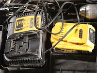 Accu boormachine dewalt dcd791, vv oplader - afbeelding 2 van  4