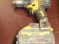 Accu boormachine dewalt dcd791 vv oplader - afbeelding 1 van  3