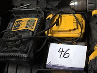 Accu boormachine dewalt dcd791, vv oplader - afbeelding 2 van  3