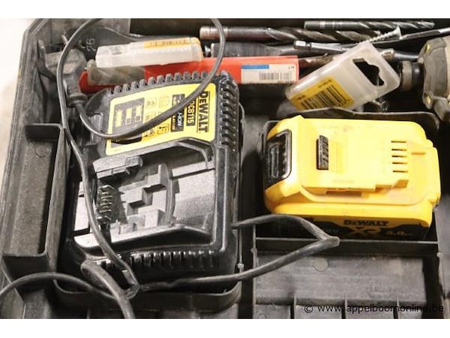 Accu boormachine dewalt dcf887, vv oplader en extra batterij - afbeelding 2 van  3