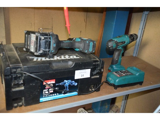 Accu boormachine makita 6271d met accu en lader, accu boormachine makita df001g zonder accu zonder lader in koffer - afbeelding 1 van  8
