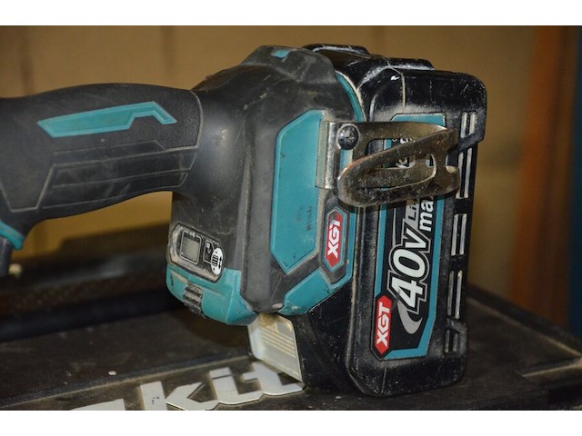 Accu boormachine makita 6271d met accu en lader, accu boormachine makita df001g zonder accu zonder lader in koffer - afbeelding 4 van  8