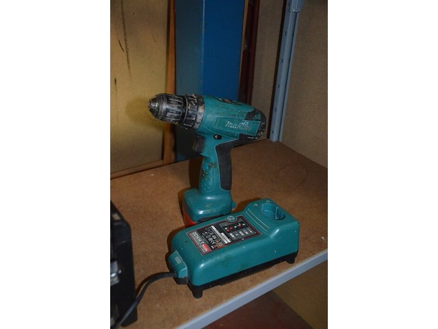 Accu boormachine makita 6271d met accu en lader, accu boormachine makita df001g zonder accu zonder lader in koffer - afbeelding 6 van  8