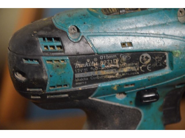 Accu boormachine makita 6271d met accu en lader, accu boormachine makita df001g zonder accu zonder lader in koffer - afbeelding 8 van  8