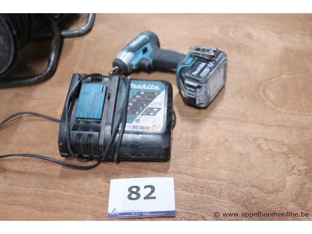 Accu boormachine makita dtw181, vv oplader, werking niet gekend - afbeelding 1 van  4
