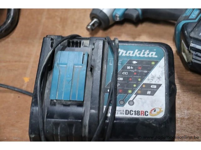 Accu boormachine makita dtw181, vv oplader, werking niet gekend - afbeelding 2 van  4