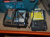 Accu boormachine makita met lader en accu in koffer dlx5070tj, accu boormachine makita dhp486 zonder accu, accu schroefmachine makita zonder accu (model niet leesbaar) (4) - afbeelding 5 van  11