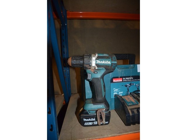 Accu boormachine makita met lader en accu in koffer dlx5070tj, accu boormachine makita dhp486 zonder accu, accu schroefmachine makita zonder accu (model niet leesbaar) (4) - afbeelding 6 van  11