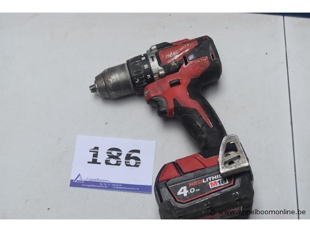 Accu boormachine milwaukee m18, met batterij, zonder lader, werking niet gekend plus boormachine milwaukee zonder batterij en lader, werking niet gekend - afbeelding 1 van  2