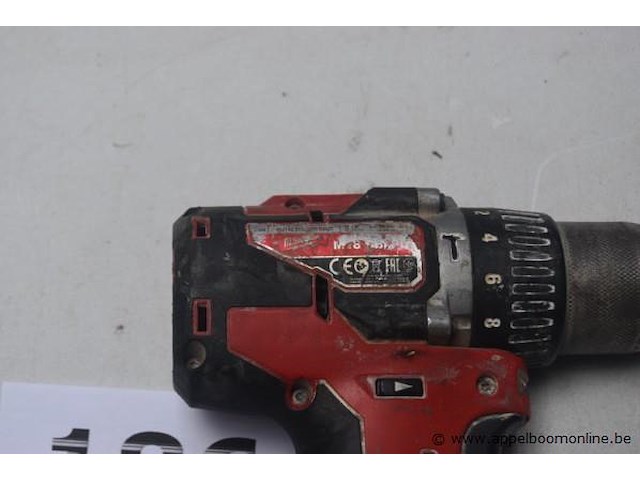 Accu boormachine milwaukee m18, met batterij, zonder lader, werking niet gekend plus boormachine milwaukee zonder batterij en lader, werking niet gekend - afbeelding 2 van  2