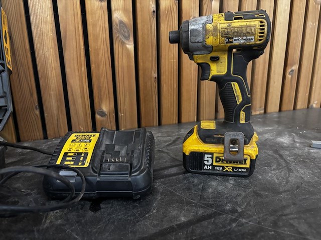 Accu brushless slagschroevendraaier dewalt - afbeelding 3 van  7