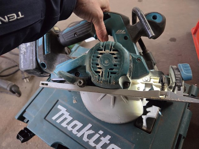Accu circkelzaag makita dhs 680 - afbeelding 5 van  6