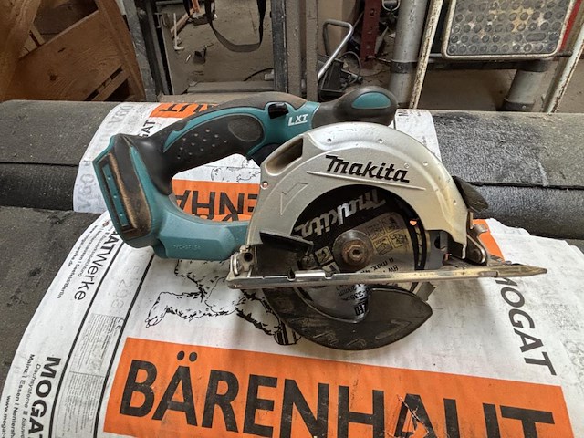 Accu circkelzaag makita dss 501 - afbeelding 1 van  4