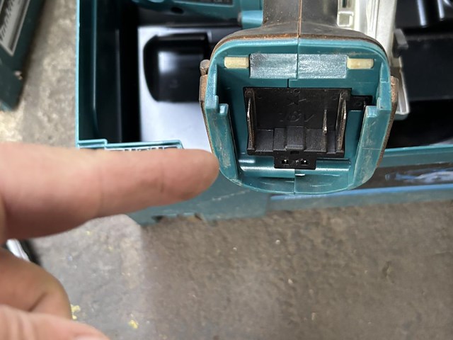 Accu circkelzaag makita dss 501 - afbeelding 4 van  4