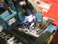Accu cirkelzaag - makita - dhs680 toebehoren - makita - koffer - afbeelding 3 van  4