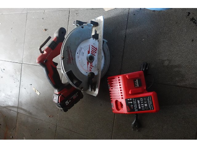 Accu cirkelzaagmachine milwaukee - afbeelding 1 van  6