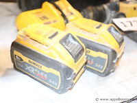 Accu combihamer dewalt dch 417, vv oplader en extra batterij - afbeelding 3 van  5