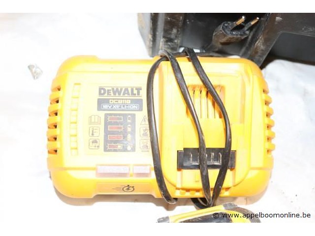 Accu combihamer dewalt dch333, vv oplader en extra batterij - afbeelding 2 van  4