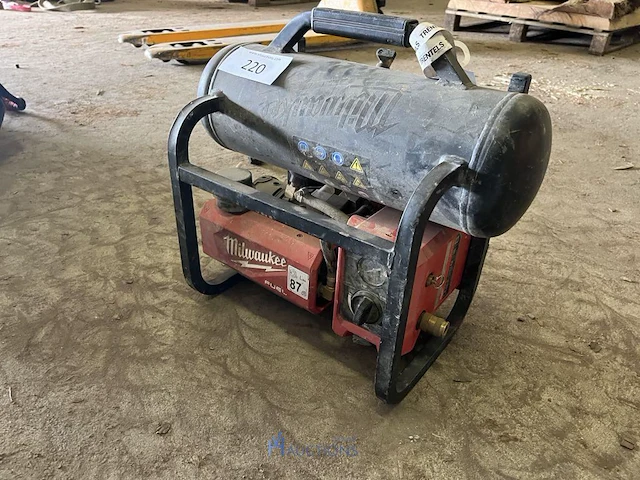 Accu compressor milwaukee m18 cas - afbeelding 1 van  4