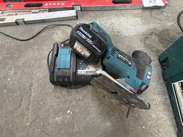 Accu decoupeerzaag makita djv181 - afbeelding 1 van  3