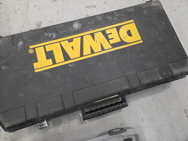 Accu dewalt dce580 kitspuit - afbeelding 8 van  8