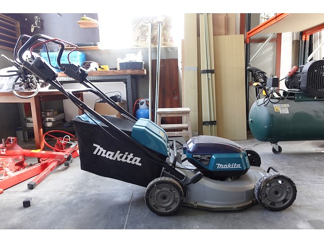 Accu grasmaaier makita - afbeelding 1 van  9
