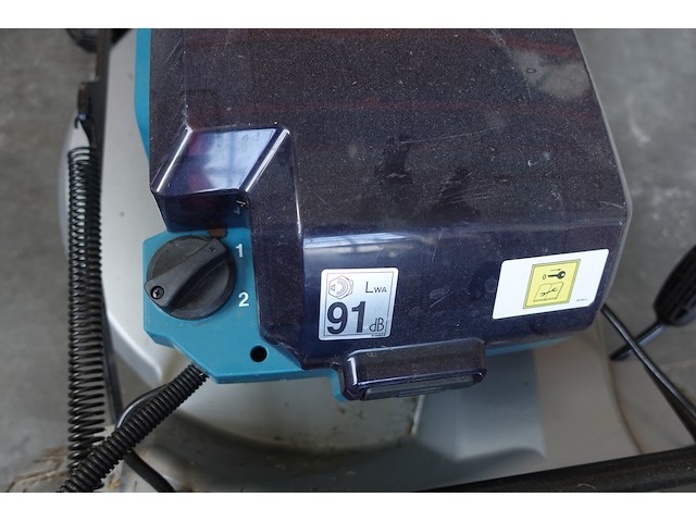 Accu grasmaaier makita - afbeelding 5 van  9