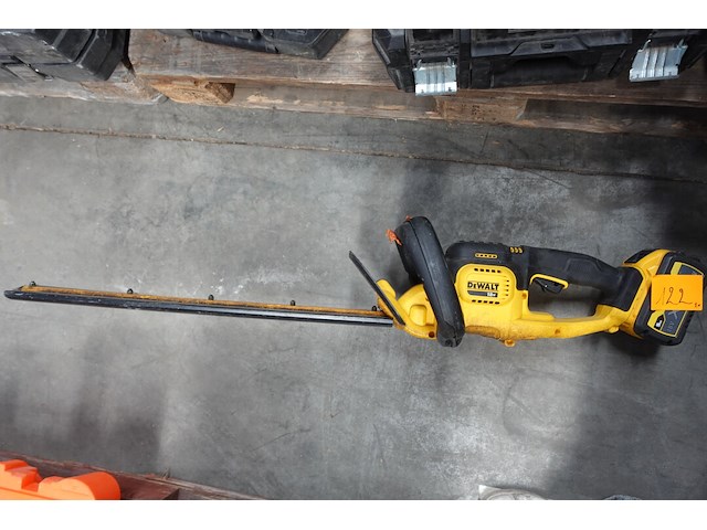 Accu haagschaar + kantensnijder dewalt - afbeelding 1 van  1